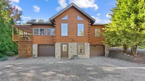 261 Twin Lakes Dr, Reidsville, NC 27320