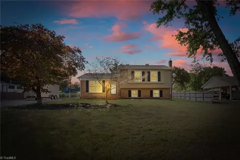 109 Valley Forge Ln, Kernersville, NC 27284