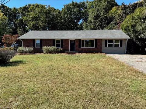 4264 Northampton Dr, Winston Salem, NC 27105