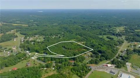 734 Mountain View Rd, King, NC 27021 photo 6