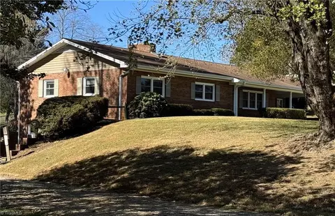 555 Dehart Community Ctr Rd, Hays, NC 28635