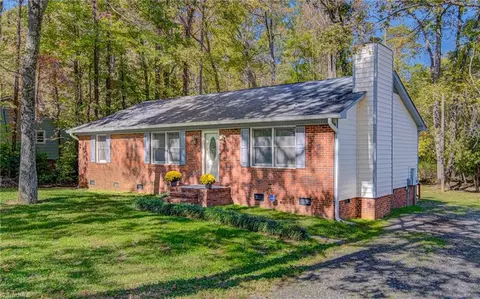 1907 Delmar Dr, Greensboro, NC 27406