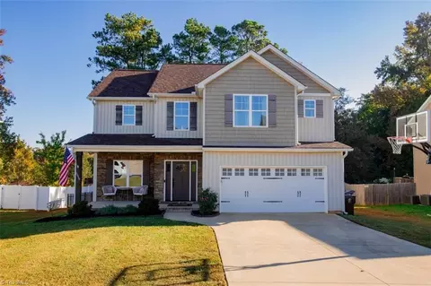 6646 Bellawood Dr, Trinity, NC 27370