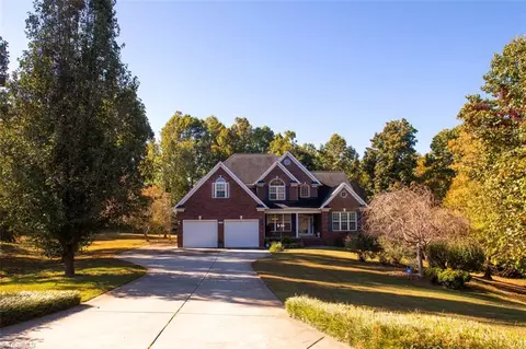 6623 Autumn Woods Ct, Trinity, NC 27370 photo 2