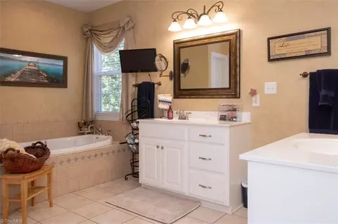 6623 Autumn Woods Ct, Trinity, NC 27370 photo 16