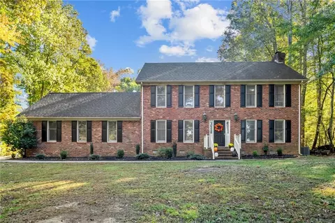3901 Waterside Dr, Greensboro, NC 27406
