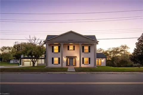 524 Main St W, Pilot Mountain, NC 27041