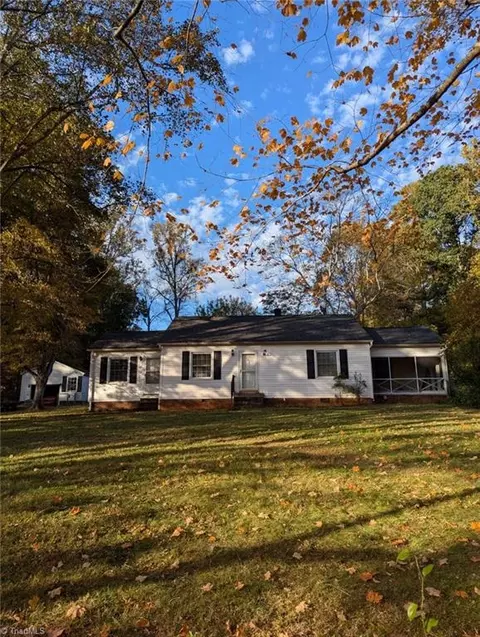 336 Meadowview Dr, Winston Salem, NC 27107