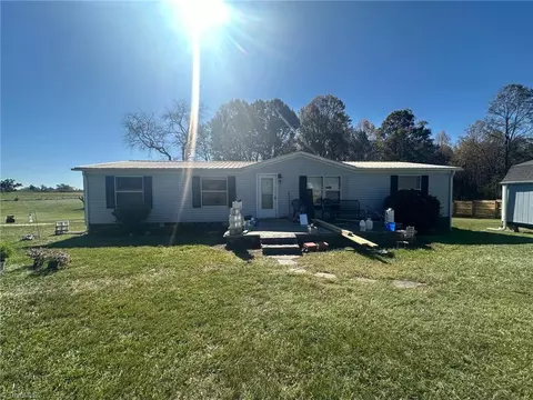 198 Marlin Rd, Roaring River, NC 28669