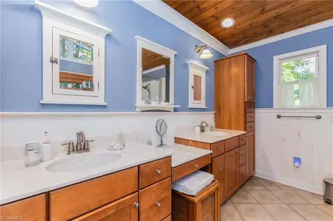 Bath - 826 Jonathan Dr, Lowgap, NC 27024 photo 3 of 7