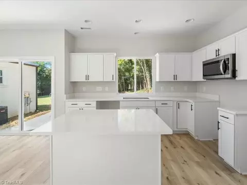 315 Monroe Pl, High Point, NC 27262 photo 12