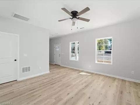 315 Monroe Pl, High Point, NC 27262 photo 5
