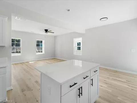 315 Monroe Pl, High Point, NC 27262 photo 10