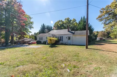 204 Adams St, Kernersville, NC 27284