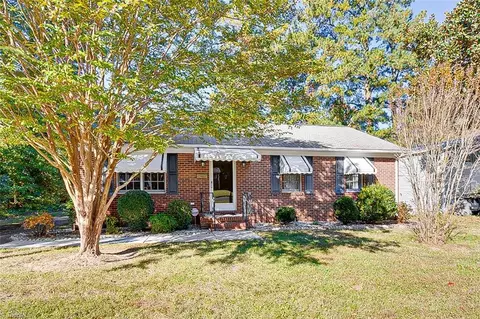 912 Straight St, Asheboro, NC 27203