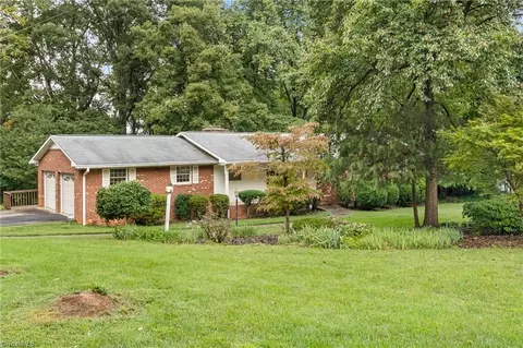7442 Farmbrook Pl, Thomasville, NC 27360 photo 2