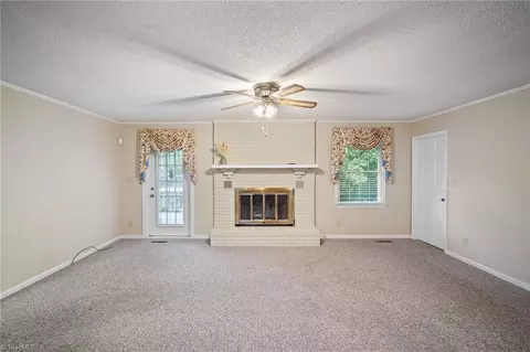 7442 Farmbrook Pl, Thomasville, NC 27360 photo 11