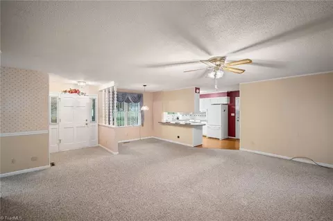 7442 Farmbrook Pl, Thomasville, NC 27360 photo 9