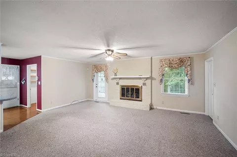 7442 Farmbrook Pl, Thomasville, NC 27360 photo 12
