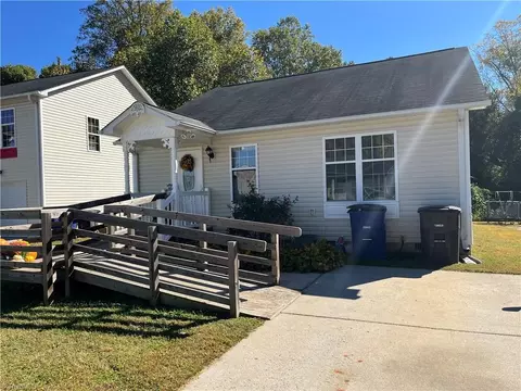 4917 Trent Hill Dr, Winston Salem, NC 27105