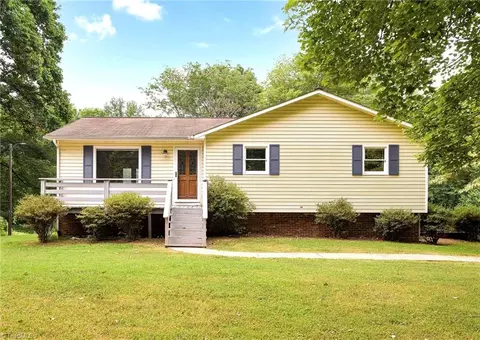 7161 Dogwood Cir, Thomasville, NC 27360