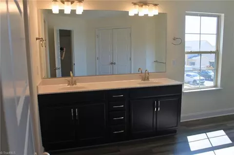 Entry Way - 206 Royal Pines Dr, Trinity, NC 27370 photo 5 of 5