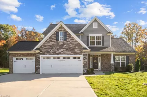 5002 Labella Ct, Kernersville, NC 27284