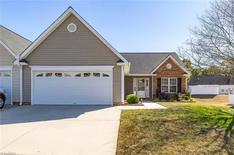 1043 Glyn Water Ln, High Point, NC 27265