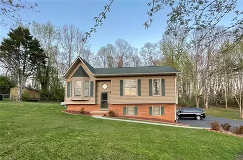 157 Meadow Dr, Millers Creek, NC 28651