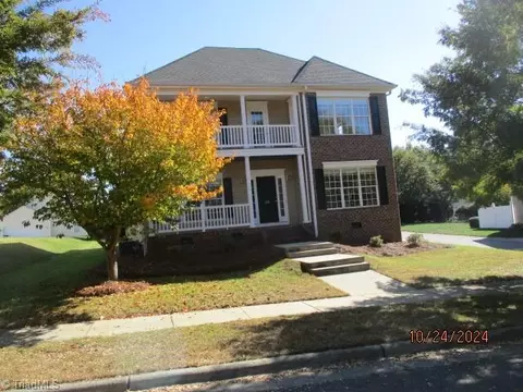 218 Bridgewater Dr, Advance, NC 27006