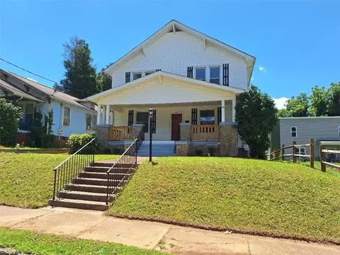 136 Sprague St E, Winston Salem, NC 27127