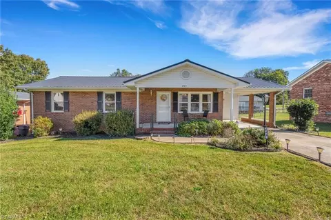 203 Moss St, Reidsville, NC 27320