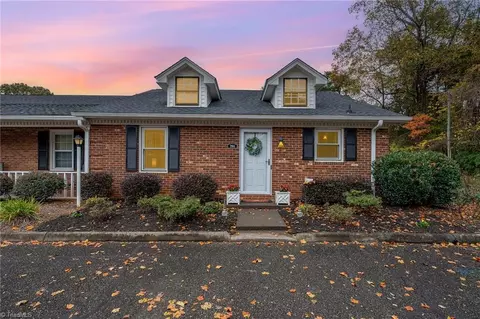 2914 Burke Place Ct, Winston Salem, NC 27103