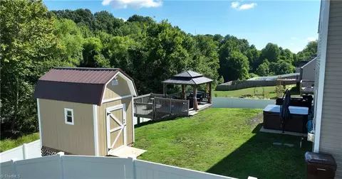 Exterior - 6822 Bellawood Dr, Trinity, NC 27370 photo 6 of 7