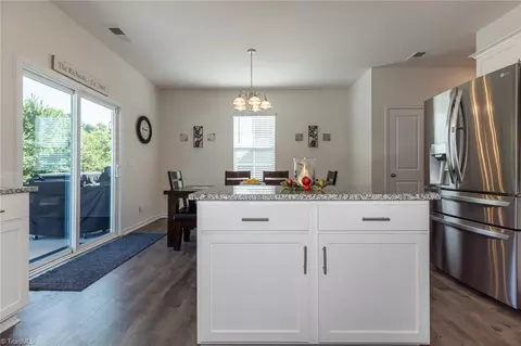 Kitchen - 6822 Bellawood Dr, Trinity, NC 27370 photo 5 of 7