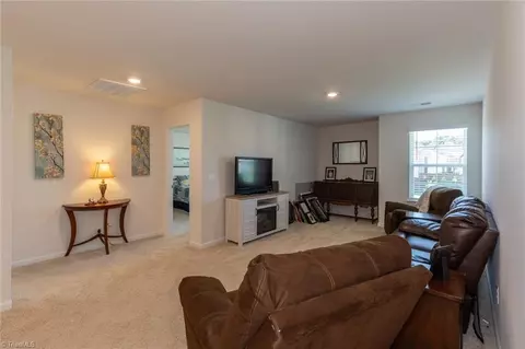 Entry Way - 6822 Bellawood Dr, Trinity, NC 27370 photo 7 of 10