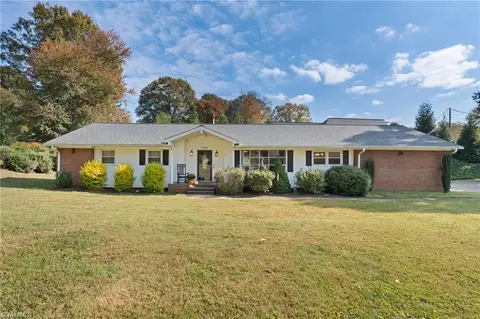 5601 Folkstone Rd, Pfafftown, NC 27040