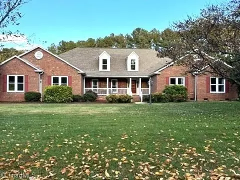 3001 High Meadows Ct, Greensboro, NC 27455