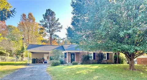 370 Northfield Dr, King, NC 27021