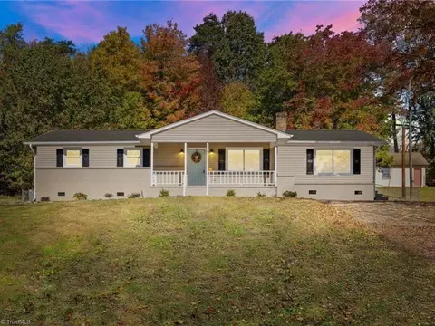 193 Holly Hill Dr, Reidsville, NC 27320