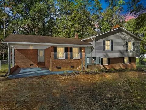 963 Green Meadows Dr, Lexington, NC 27292