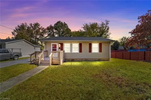 827 Avalon Rd, Greensboro, NC 27401