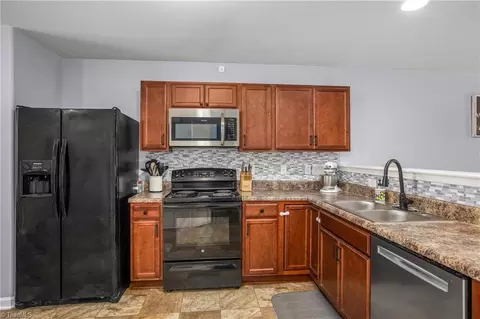 451 Sandybrooke Dr, High Point, NC 27265 photo 6