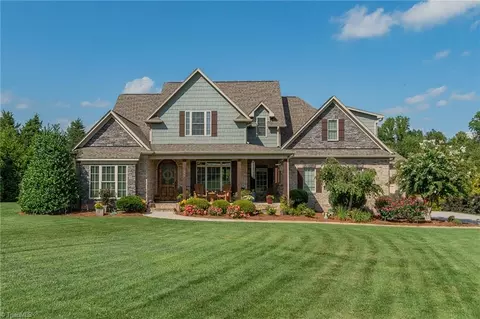 119 Cobblestone Walk Dr, Greensboro, NC 27455