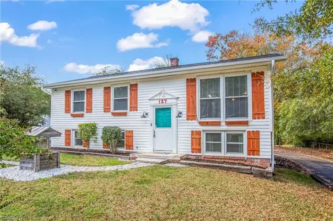 127 Glenn Ave, King, NC 27021