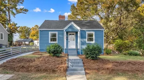 1900 Elwood Ave, Greensboro, NC 27403