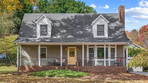 3015 Amidon Dr, Greensboro, NC 27410