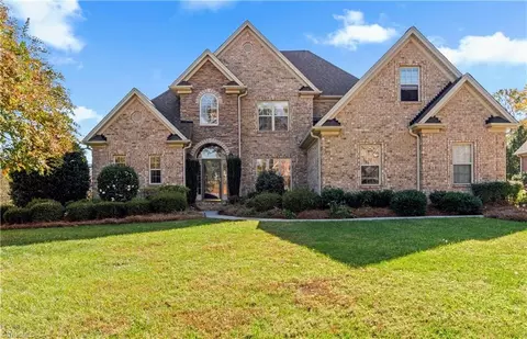 4750 Pebble Lake Dr, Pfafftown, NC 27040