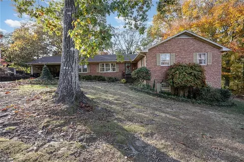 941 Croyden St, High Point, NC 27262