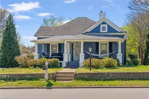 1815 Golden Gate Dr, Greensboro, NC 27405